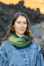 Load image into Gallery viewer, Cashmere Coloring Box