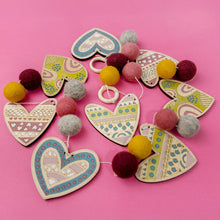 Load image into Gallery viewer, Woodsy Craft Co Garland Kits