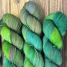 Load image into Gallery viewer, 4/8s Wool
