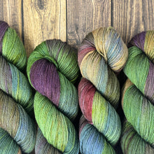 Load image into Gallery viewer, 4/8s Wool
