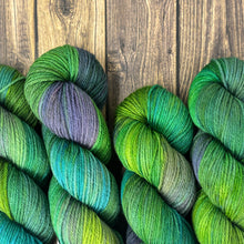 Load image into Gallery viewer, 4/8s Wool
