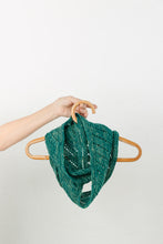 Load image into Gallery viewer, Spiral Eyelet Cowl Kit

